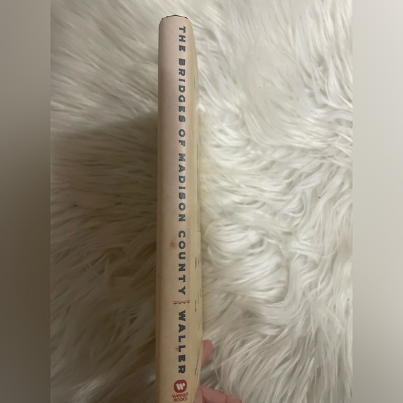 Bridges of Madison County by Robert James Waller ๐ - Picture 7 of 7